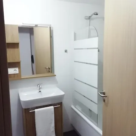 Hirundo Apartment Cee