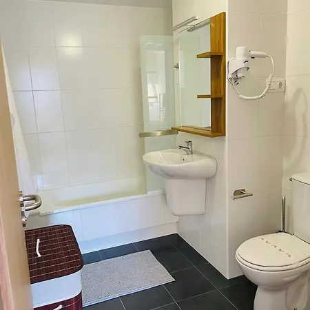Hirundo Apartment *